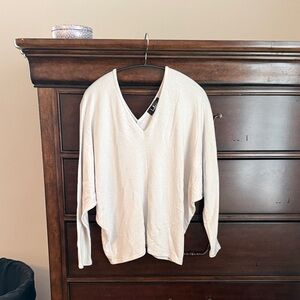 LA made Soft Cream V-Neck Lightweight Sweater